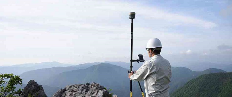 Trimble R12i